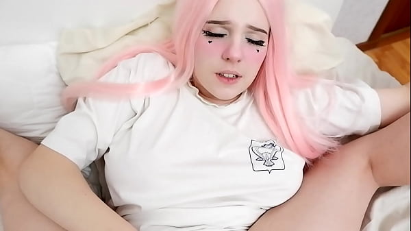 Cutie moans in during anal sex