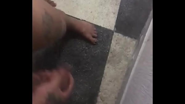 Homem peludo do pauzao grande e grosso de 22 cm...