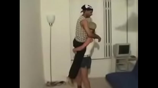jen-lifting-ron-clip3.wmv