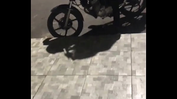 Mamando o entregador