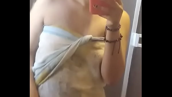 J'aime Me Déshabiller Et Danser Pour Vous Seuls Les Fans