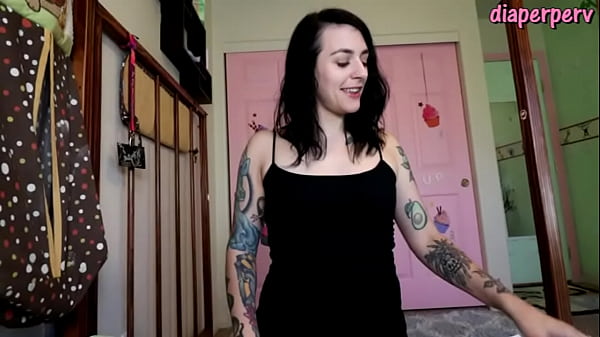 Cuckysitter Mia Hope pegs you during diaper change