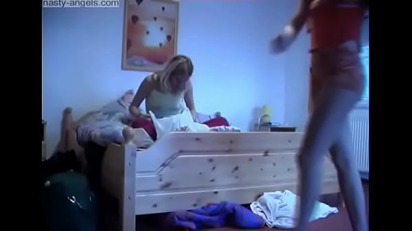 Magnificent chick Jessika fingerfucking her copher