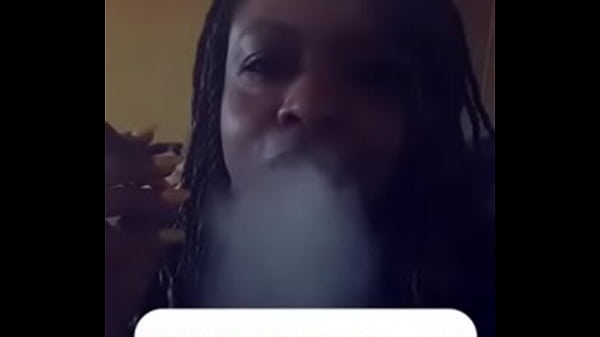 KREAMYEMPRESS thanks you with smoke fetish for 300K