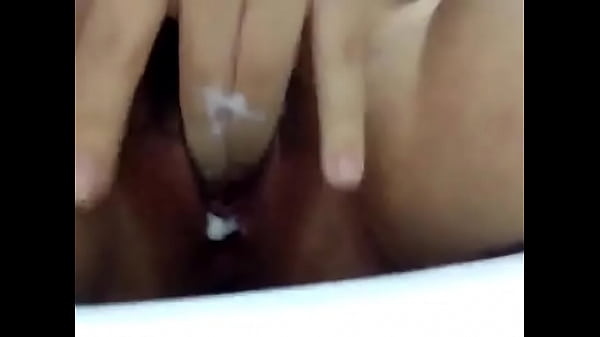 thumb goding masturherself