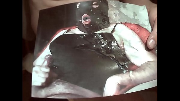 Geilem Kerl ins Gesicht und in den Mund gespritzt