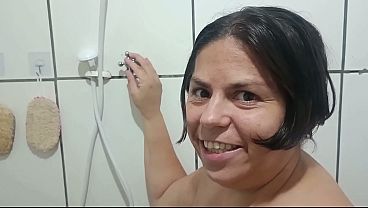 I went to the bathroom to make Rafinha orgasm.