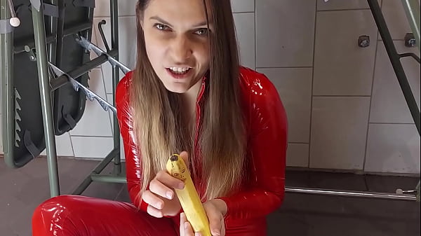 I crush bananas like your dick