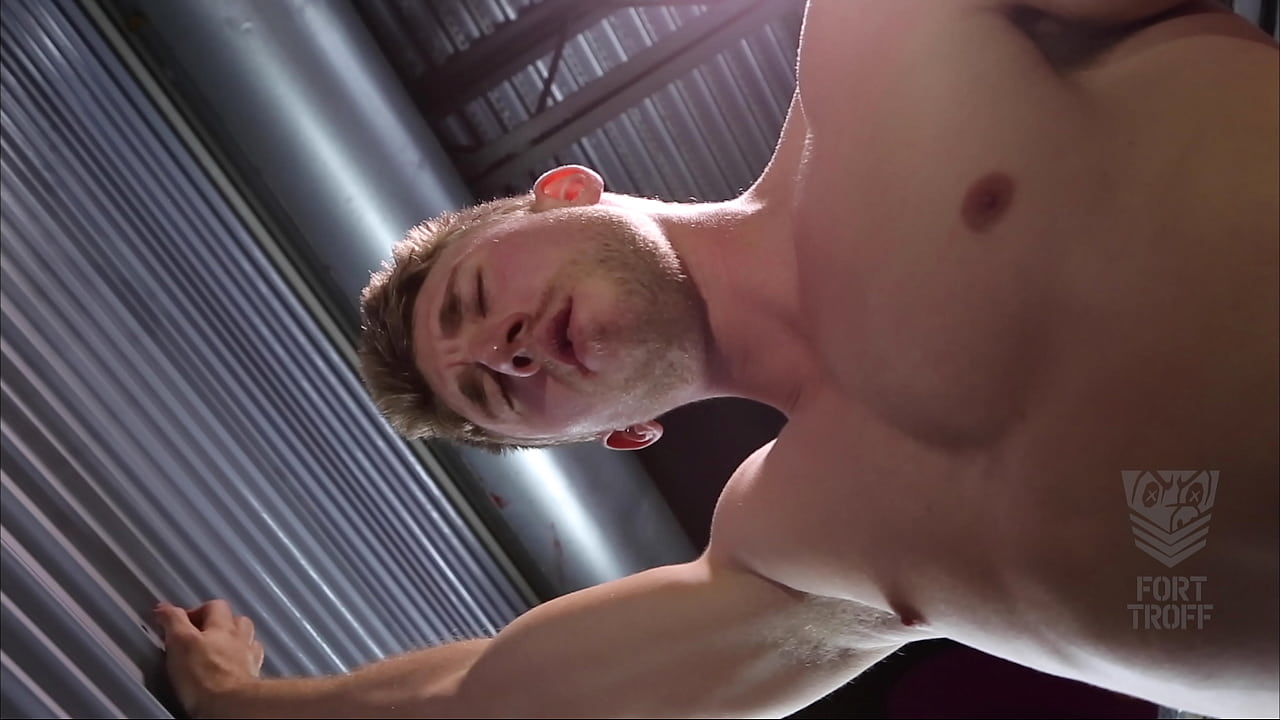 Semental musculoso follado por un consolador alienígena
                   dildo masturbation bdsm muscle ft gayporn fuck machine sex toy gay amateur gay porn gay masturbation gay solo forttroff fort troff tendril muchos negros