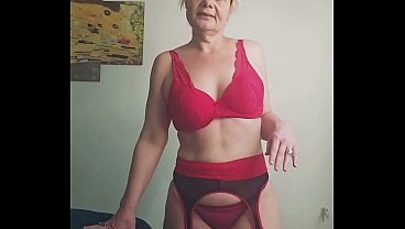 A sexy striptease to start the day off right. Do you like it? 2 min