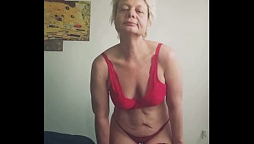 Un strip-tease sexy pour bien commencer la journée. Ça te plaît ?