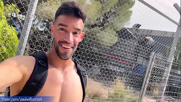 Crazy hot male walks naked into an abandoned bu...