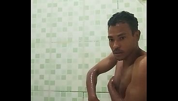 Billy no banheiro tomando banho