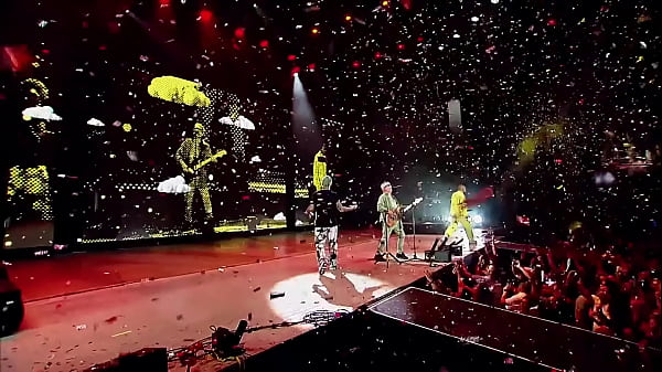 Un Peso (Live at the Uforia Music Concert in Da...