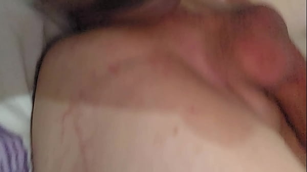 Inserção anal profunda, 21cm no cuzinho