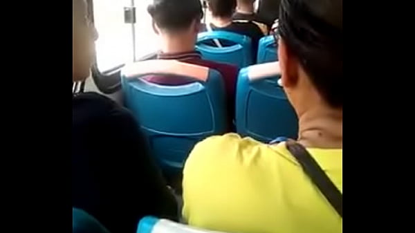 Moreno sobandose la polla en ruta de Managua