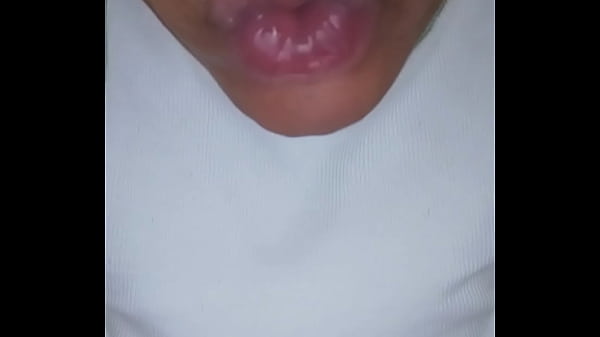 Rebolando gostoso no banho!