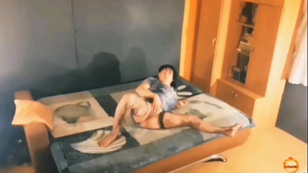 KlaudiaAmberGirl Waiting for Stepdad Alone