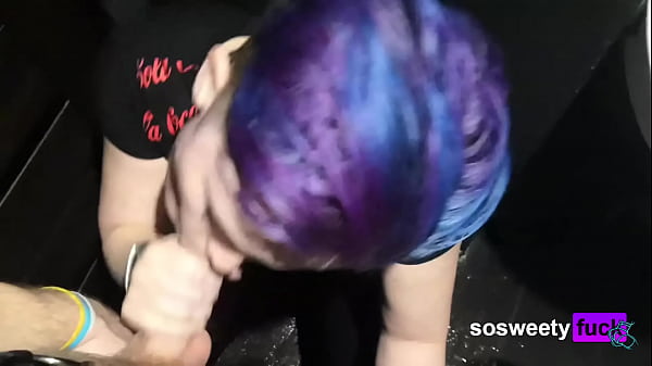 Blowjob in the toilet of a nightclub.Sosweetyfuck