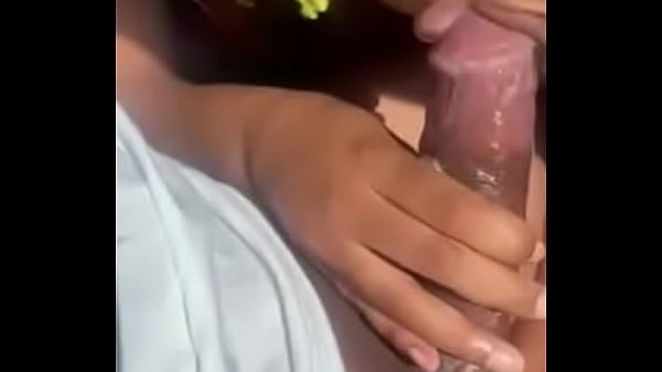 thumb spit bubbles fu ll on red