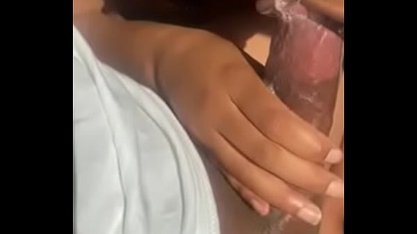 thumb spit bubbles fu ll on red