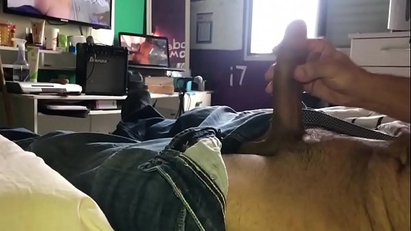 Download Video - Punheta na Cama &num;26