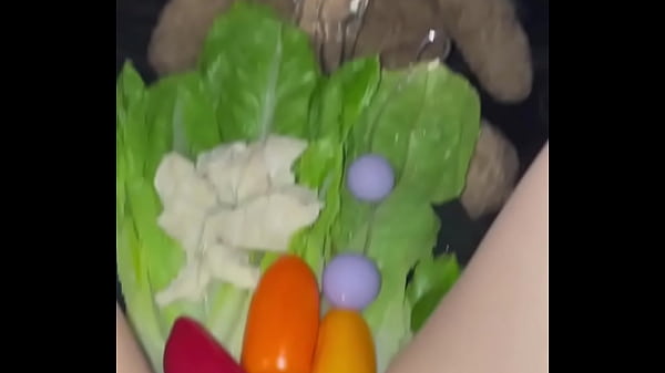 EXTREME KINKY HARDCORE FOOD FETISH-TEEN GIRL FUCK HERSELF&MASTURBATE WITH FRUITS,CHOCOLATE,SCHRIMPS-WEIRD ARAB FULL VIDEO PORN-BEST AMATEUR-SAUDI-ARABIAN SNOWWHITE-LOS ANGELES-UNITED STATES-2025-USA G