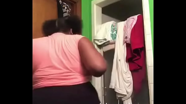 Taylor Marie twerking