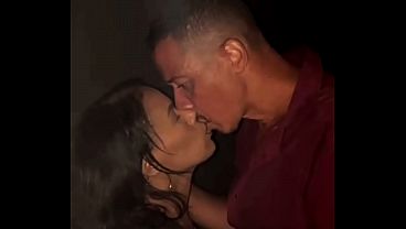 Safada deu para o pausado na festa