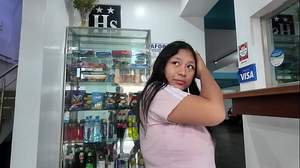 Download Video - Encontr&eacute; a Valentina en las calles de Lima y me invito a follar