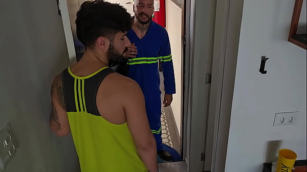 TÉCNICO DA NET: BOQUETE E UM COPO DE ÁGUA