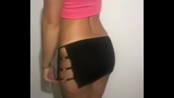 Hi, do you like my outfit this afternoon?