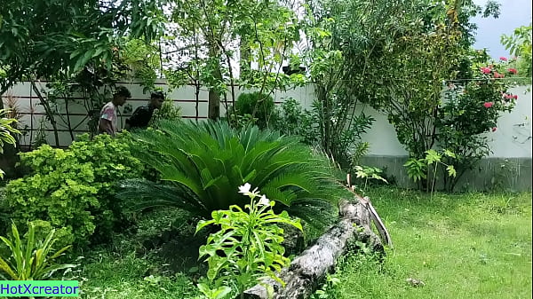 Indian Hot Beautiful Aunty Threesome Sex!