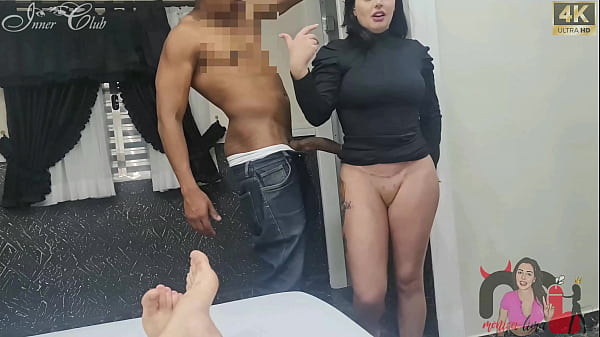 Download Video - O pau era t&atilde;o grande e grosso que pedi leitinho na buceta&comma; o corno n&atilde;o aguentou de tes&atilde;o e gozou encima da porra do comedor&comma; meu corno &eacute; de respeito&period;