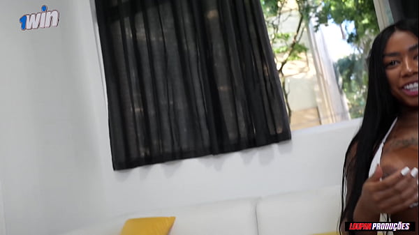 Download Video - morena peituda mamando rola e levando porra nos peitos &vert; LP Produ&ccedil;&otilde;es