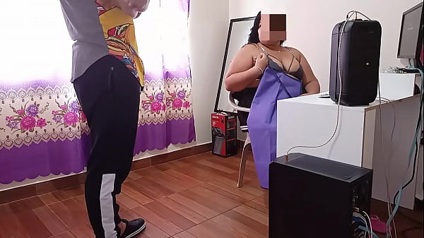 I'm an employee of my teacher and she always wants to fuck with me, the good thing is that she always ends up getting all my milk
