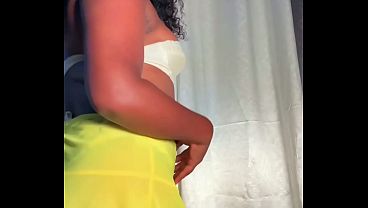 ARRECHA STEPMOTH IS A TREMENDOUS WHORE SQUIRTING WITH THE HELP OF HER VIBRATOR