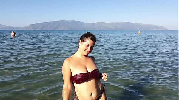 Spied, Touched and Cum on her Face on the Beach. GIRL SHOK
