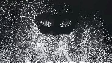 Fudeu a esposa do vizinho, vizinha safada nao resistiu ao pau e fudeu sem d&oacute; na cama do corno manso