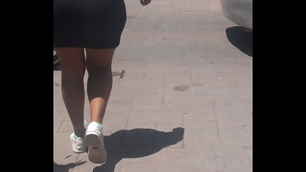 Culotte in black skirt 27 sec