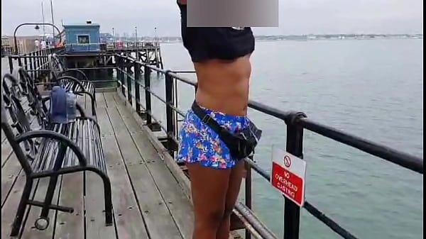 FLASHING TITS and THICK BOOTY IN PUBLIC