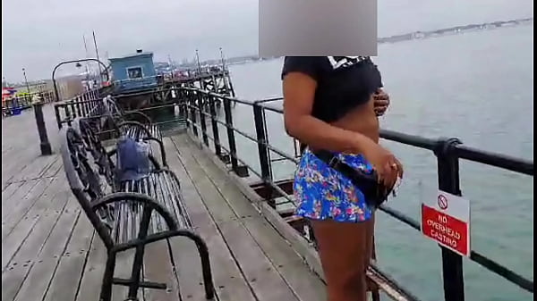 FLASHING TITS and THICK BOOTY IN PUBLIC