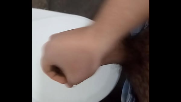 Download Video - En el ba&ntilde;o de mujeres antes de salir de trabajar