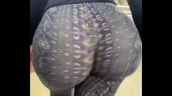 Queen makes a new money twerking...