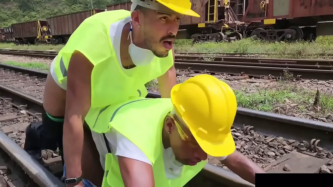 ¡LOS TRABAJADORES!
                      gay muchos negros