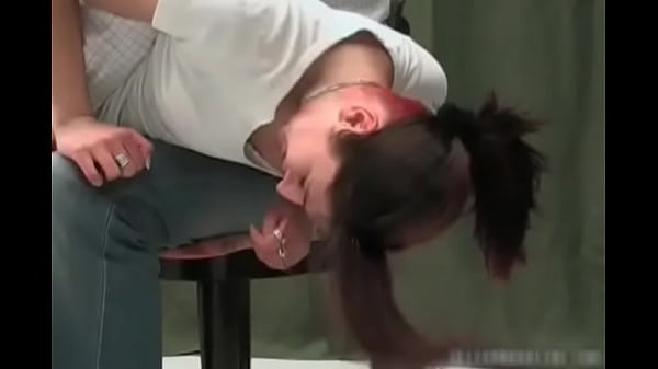 Sexy teen hot babe hets her nice ass