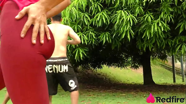 Training the ass of the horny Niara Pessanha outdoors with anal and DP