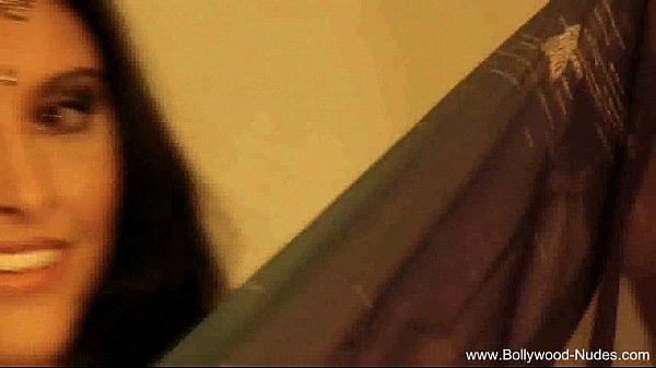 Indian MILF Dancer So Beautiful