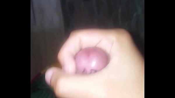 Download Video - Gozando muito pensando na novinha rabuda