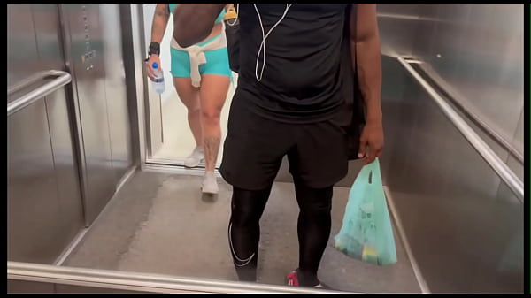 I met a married woman at the gym who invited me to drink some water, but what she wanted was a dick in her ass so she could be full of milk for her cuckold.